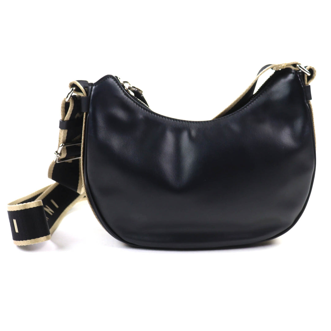 素晴らしい MARNI ショルダーバッグ ブラックレザー レディース SBMP0128U0