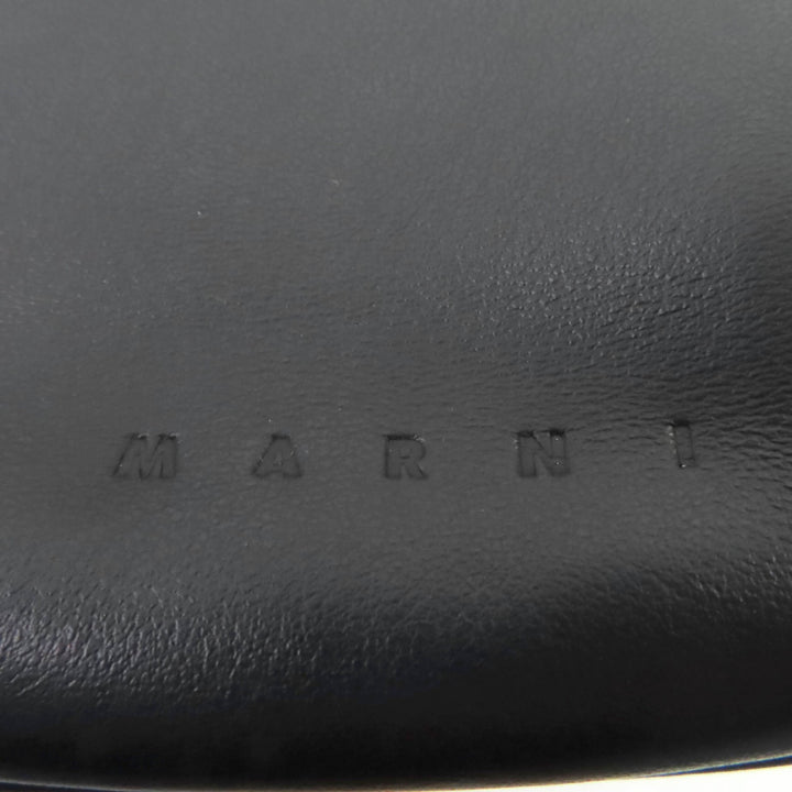 素晴らしい MARNI ショルダーバッグ ブラックレザー レディース SBMP0128U0