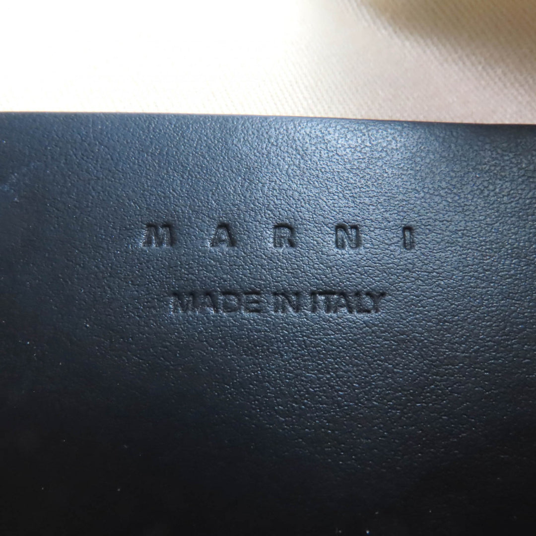 素晴らしい MARNI ショルダーバッグ ブラックレザー レディース SBMP0128U0