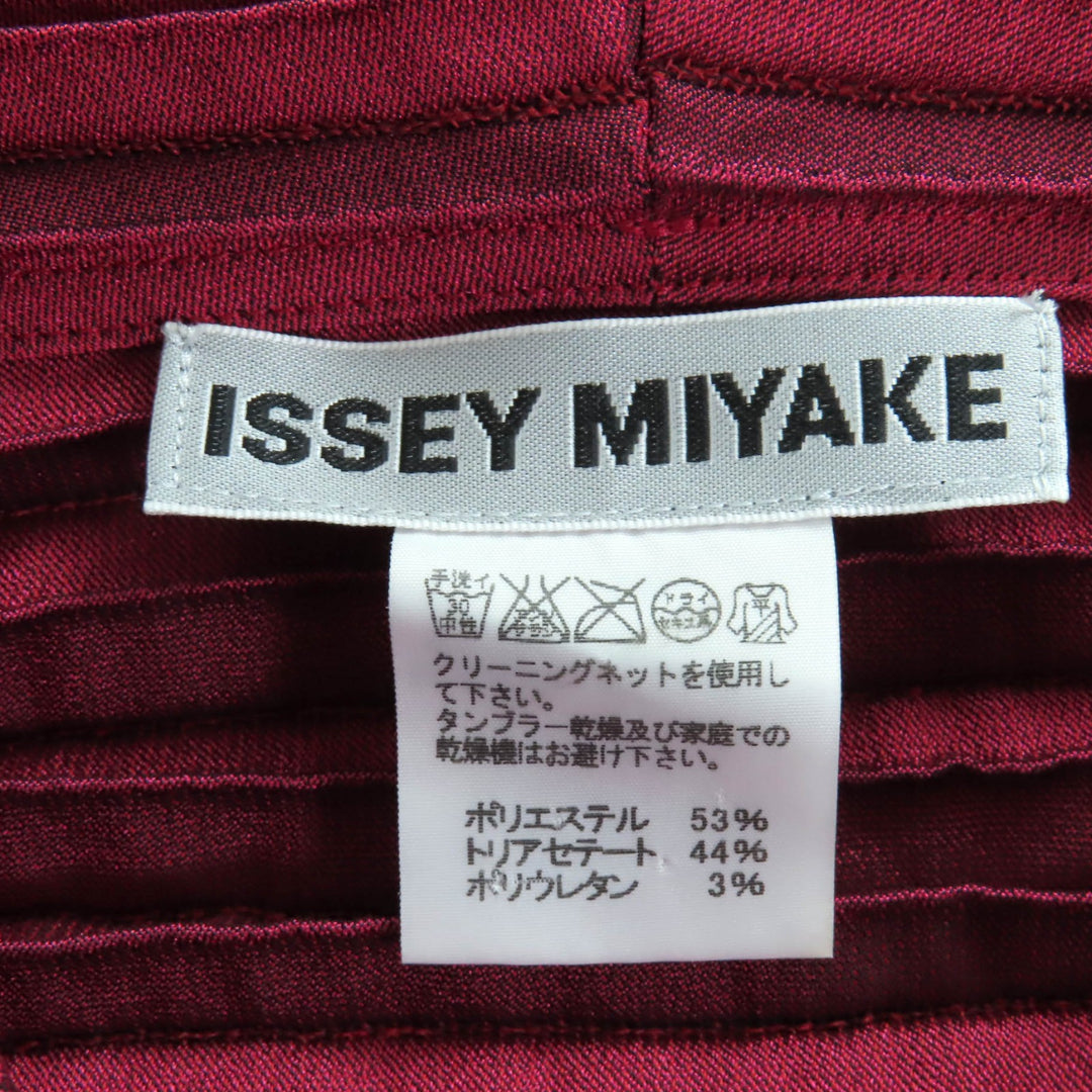 素晴らしいISSEY MIYAKEカーディガンレッドシリーズレディース2