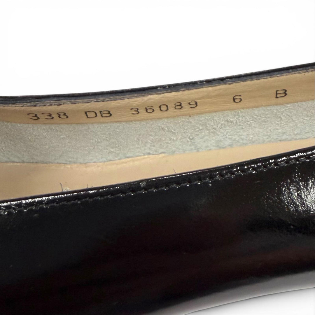 Pristine Salvatore Ferragamo pumps Vala Logo Metal Ribbon Leather black 6