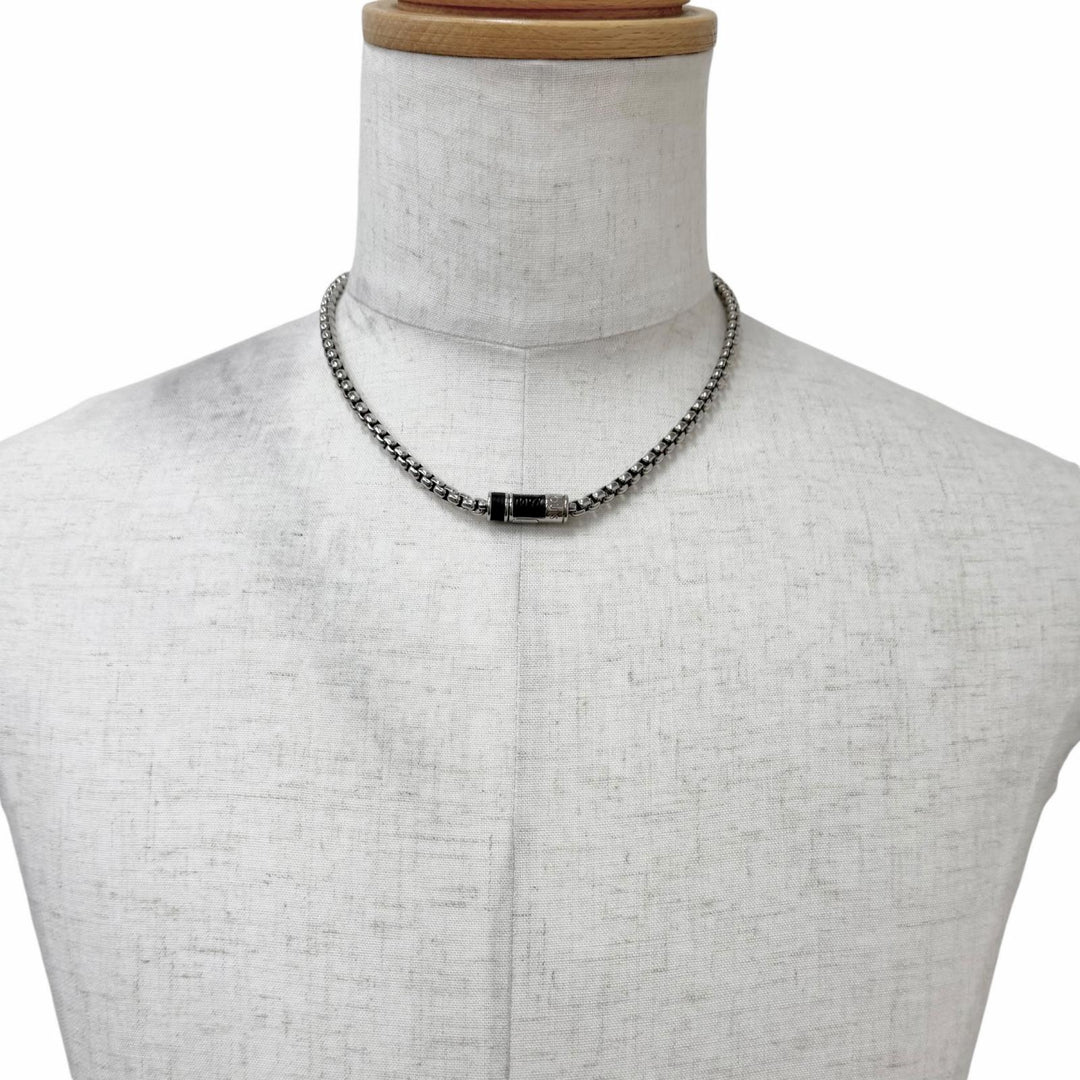 Great LOUIS VUITTON Necklace Collier Chain Silver Monogram Eclipse mens M62588