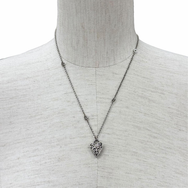 Great GUCCI Necklace Engraved heart charm Silver AG925 Women 678907