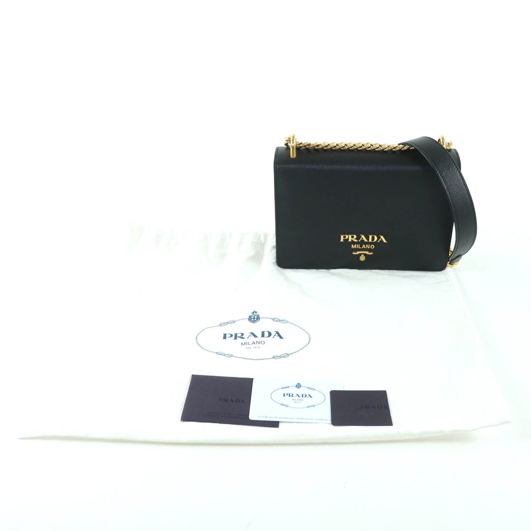 素晴らしいPRADAショルダーバッグサフィアーノレザーミニバッグブラック1BD133