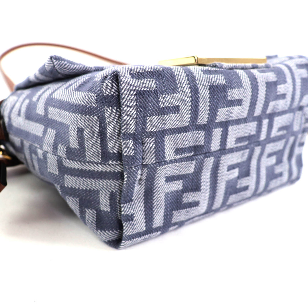 全新 FENDI Mamma Baguette 小号灰色牛仔布女士单肩包 8BS105
