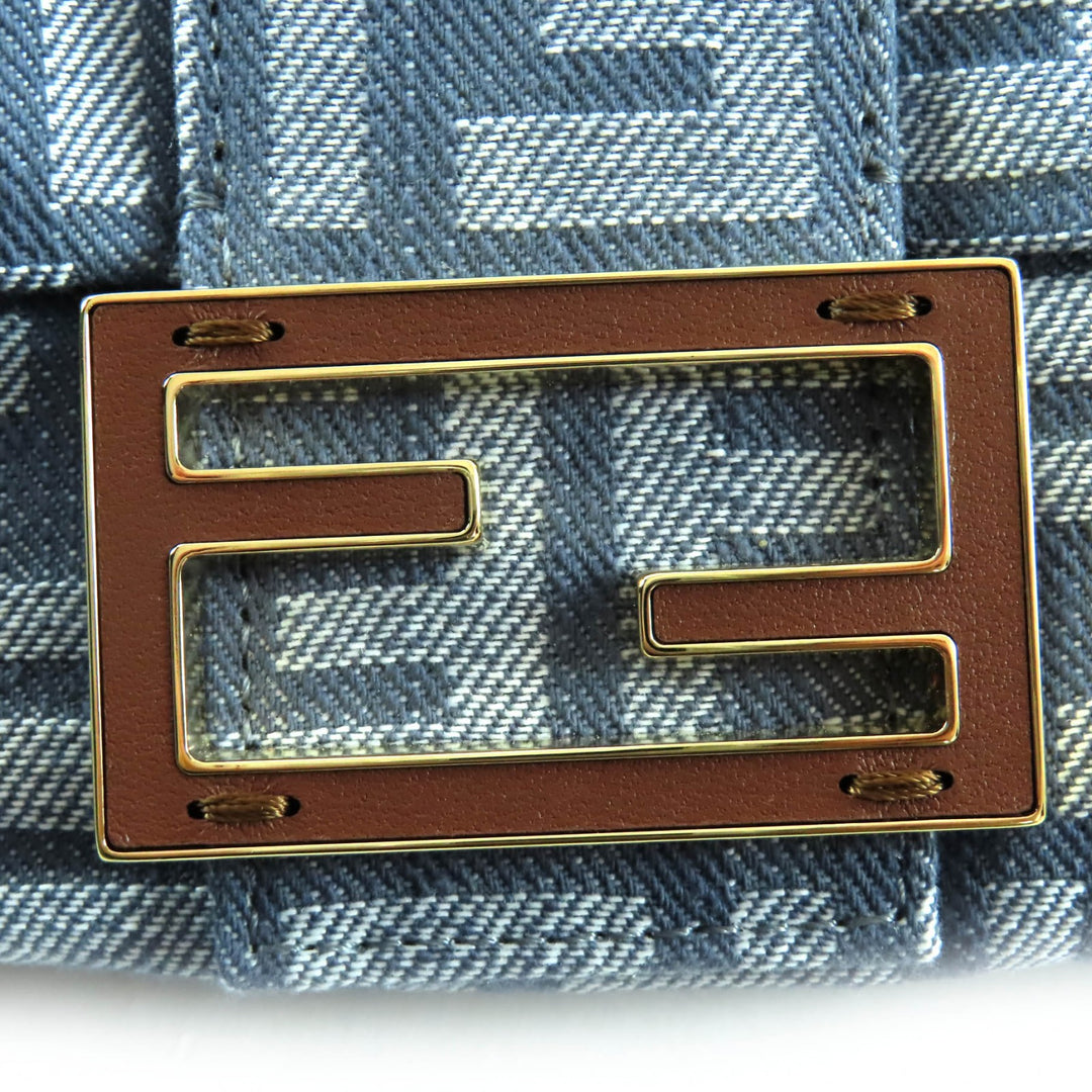 Pristine FENDI Shoulder Bag Mamma Baguette Small Gray denim Women 8BS105