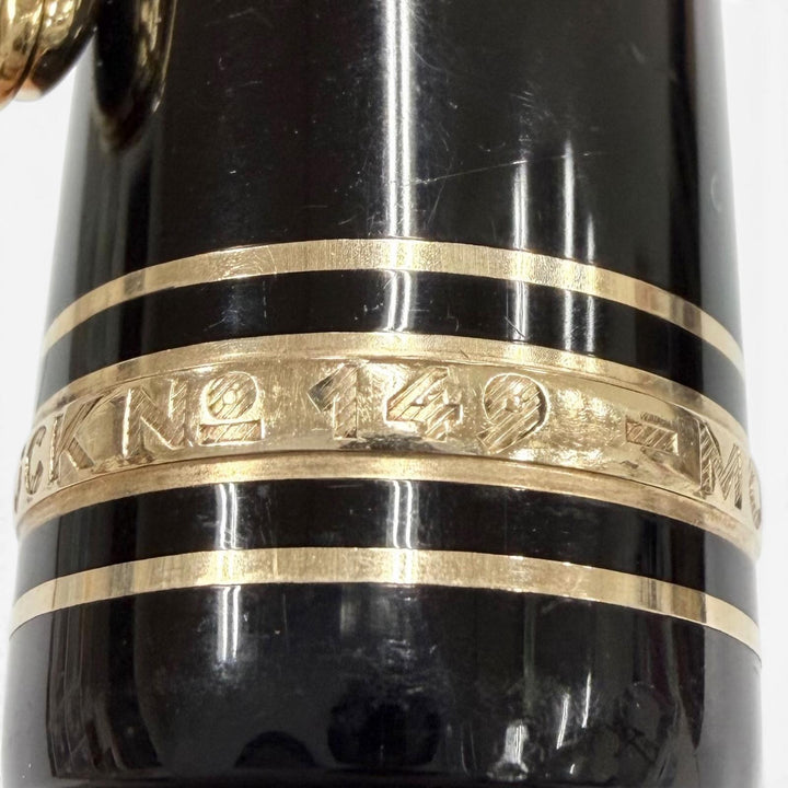 Very Good MONTBLANC fountain pen Meisterstück 149 white star black 18K mens