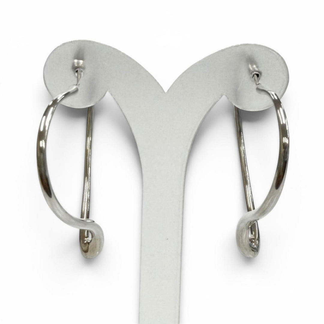 Great TIFFANY&Co. Pierce Open Heart Hoop Earrings, Medium Silver AG925 Women