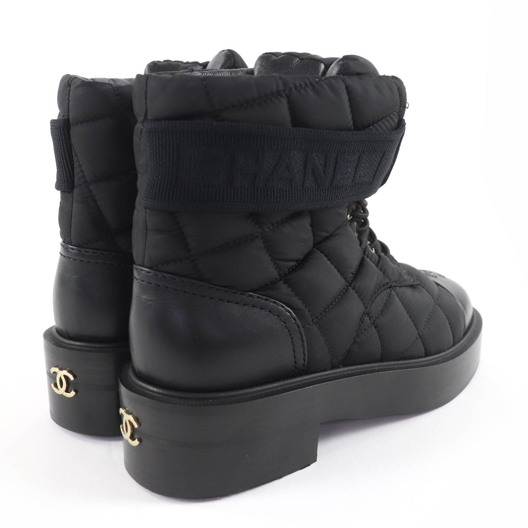 Pristine CHANEL short boots COCO Mark logo matelassé leather black 36 G45125