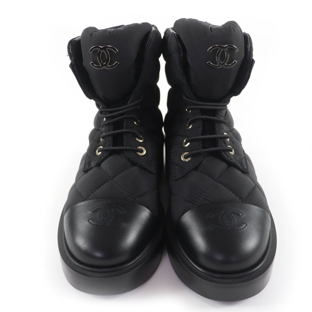 Pristine CHANEL short boots COCO Mark logo matelassé leather black 36 G45125