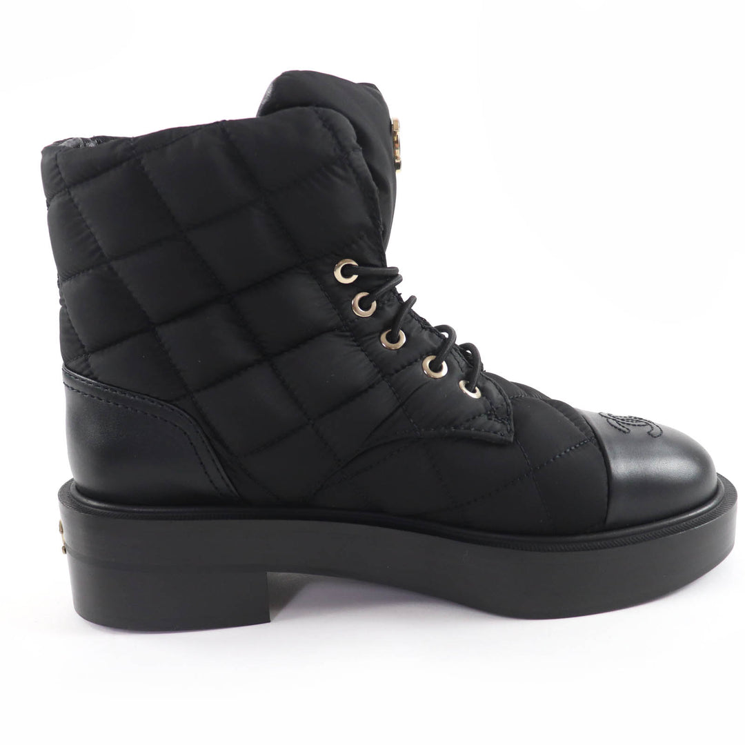 Pristine CHANEL short boots COCO Mark logo matelassé leather black 36 G45125