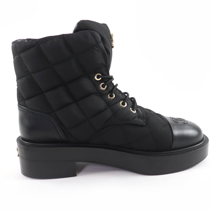 Pristine CHANEL short boots COCO Mark logo matelassé leather black 36 G45125