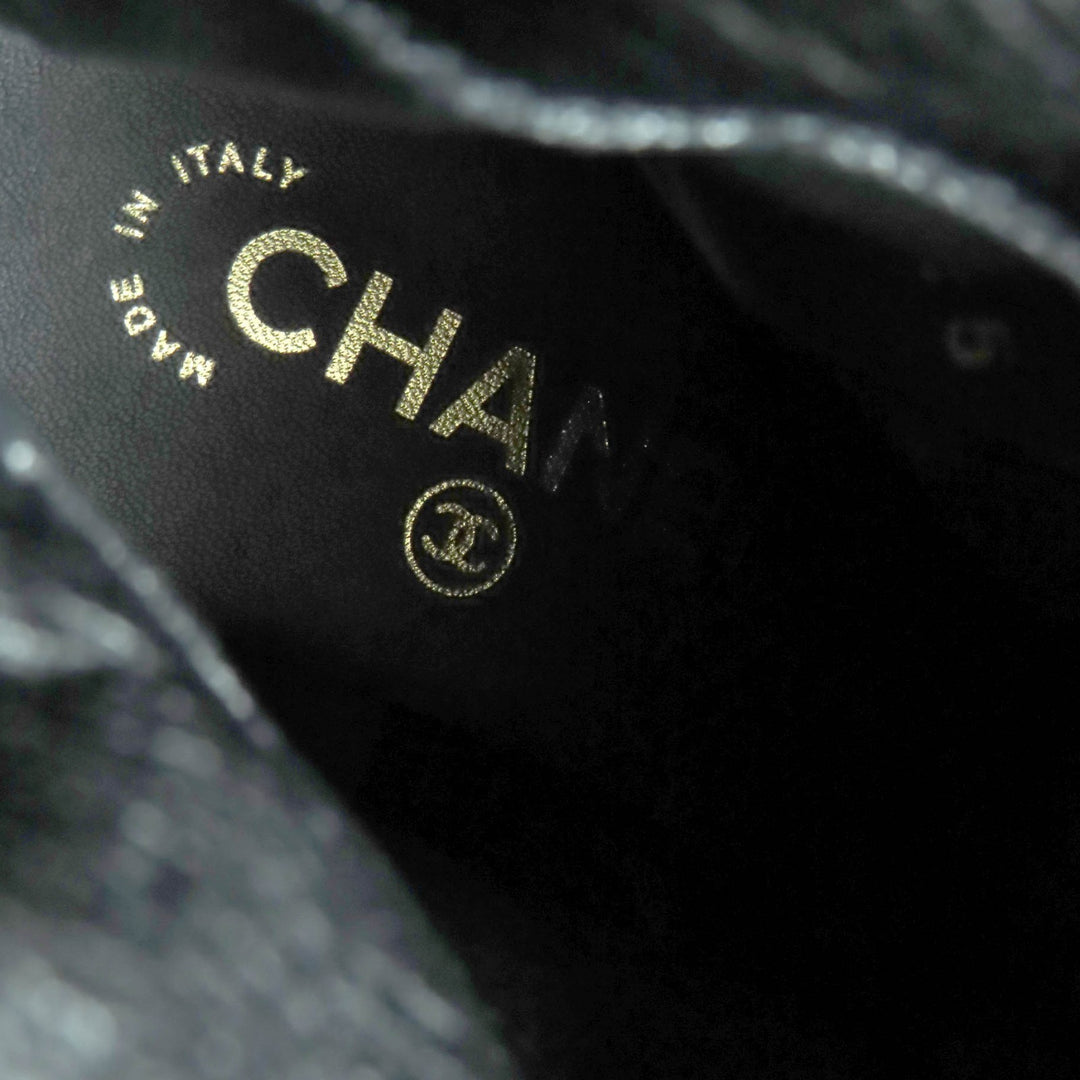 Pristine CHANEL short boots COCO Mark logo matelassé leather black 36 G45125