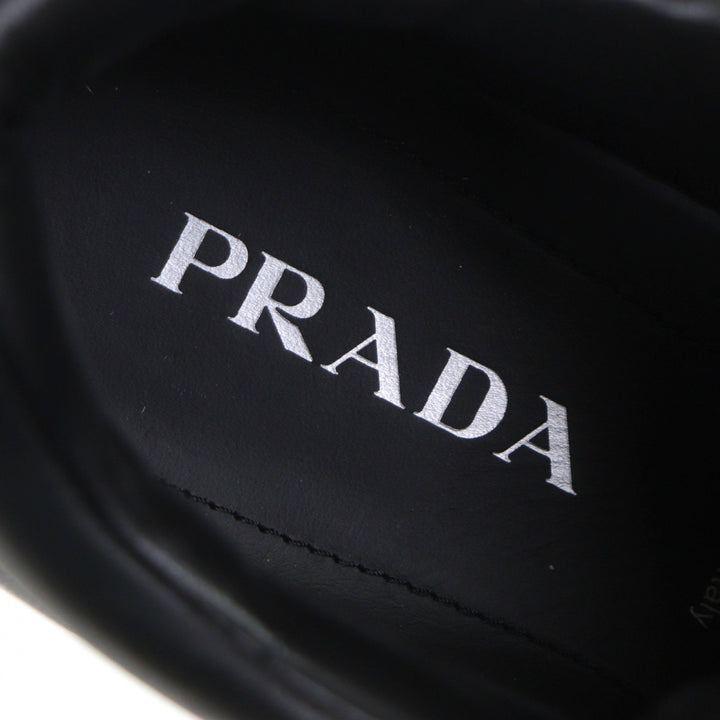 素晴らしいPRADAローカットスニーカーフライブロックブラックパッドナッパレザー7.5 2EE386