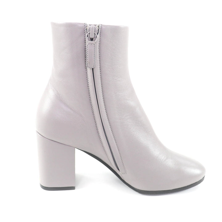 Pristine BALENCIAGA short boots gray leather Women 36 477242