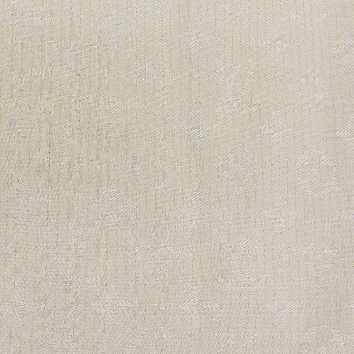 Excellent LOUIS VUITTON shawl off white silk Women M71546