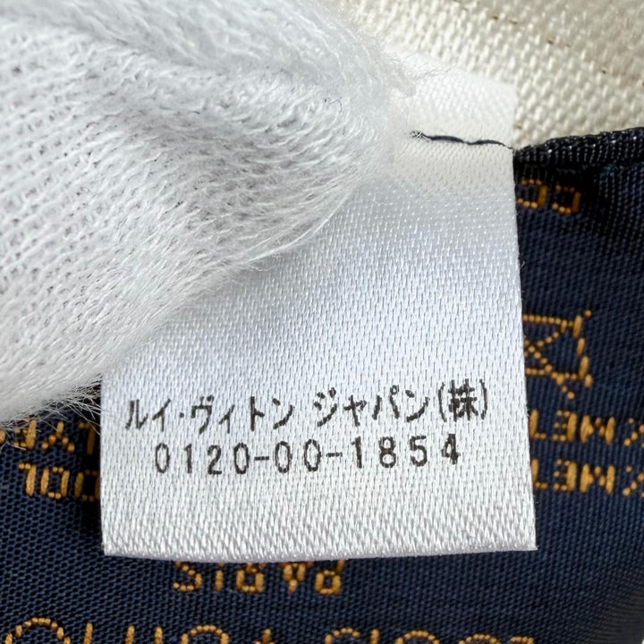 Excellent LOUIS VUITTON shawl off white silk Women M71546