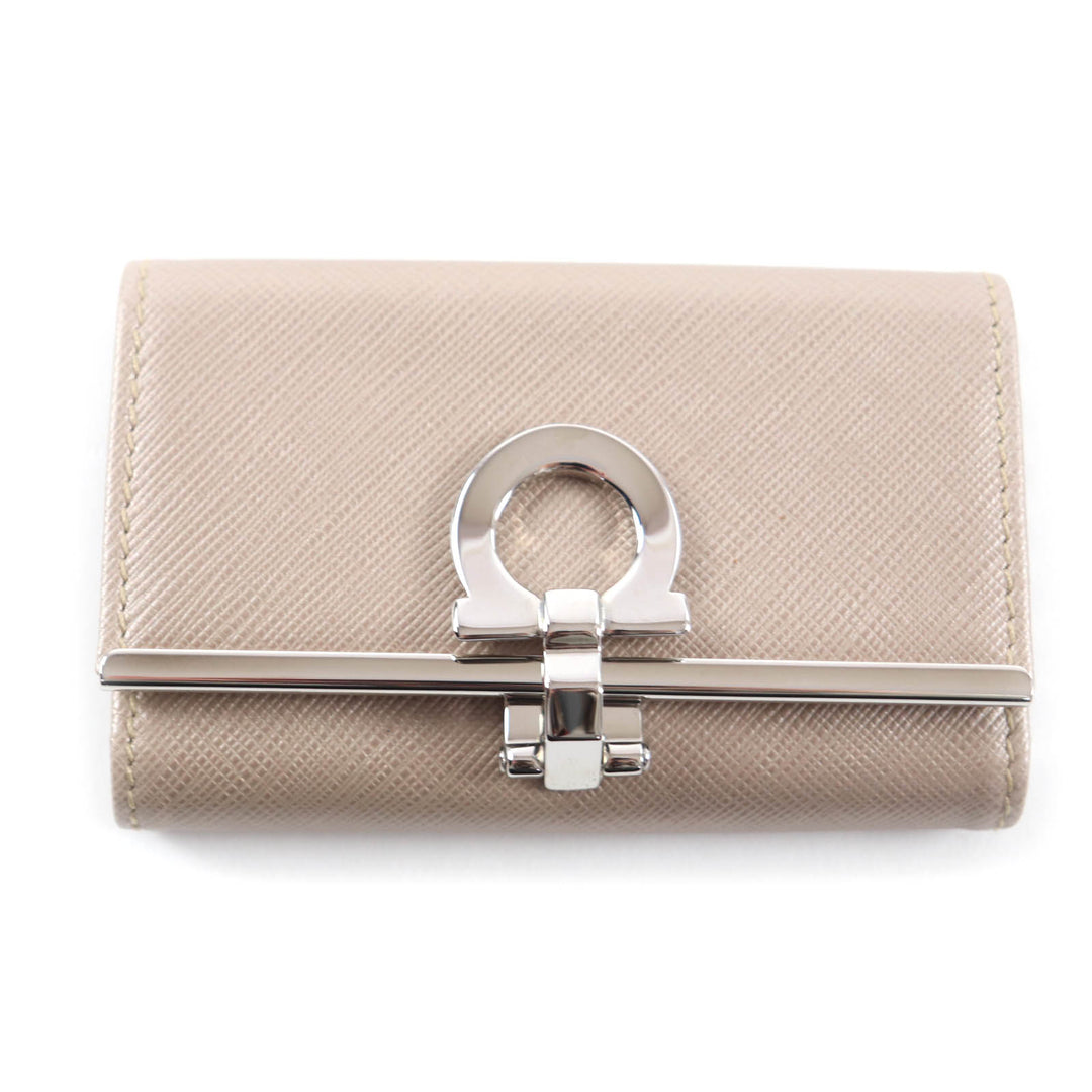 Excellent Salvatore Ferragamo Key holder Champagne Gold leather Women 224627