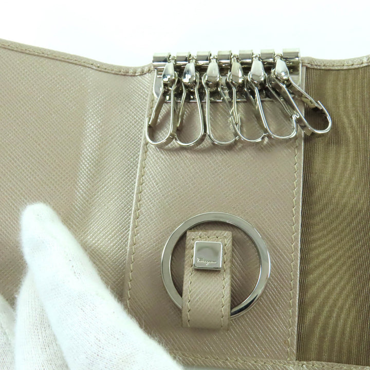 Excellent Salvatore Ferragamo Key holder Champagne Gold leather Women 224627