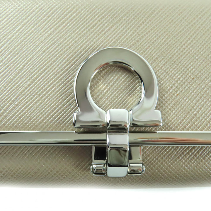 Excellent Salvatore Ferragamo Key holder Champagne Gold leather Women 224627