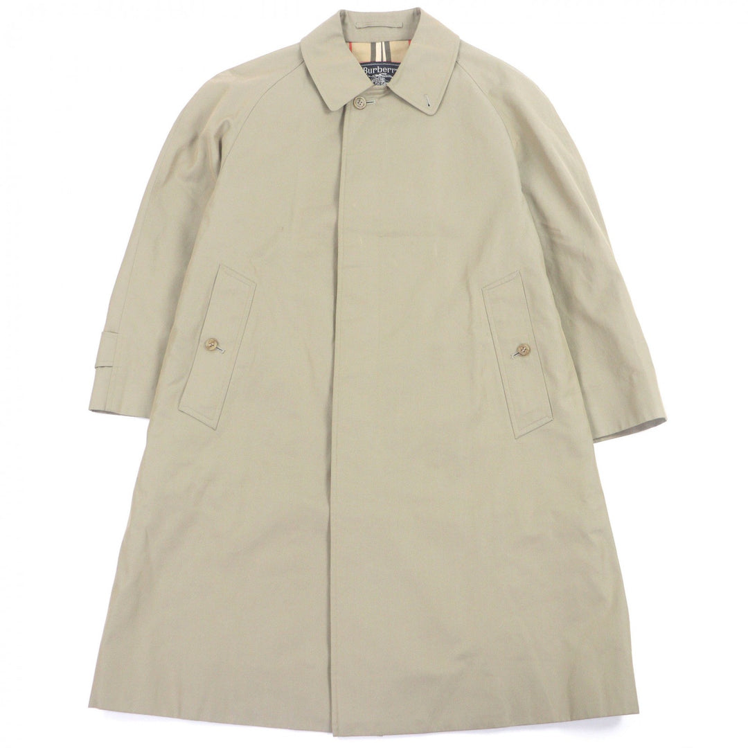 Great Burberrys coat Fly front with Nova check pattern on the back iridescent