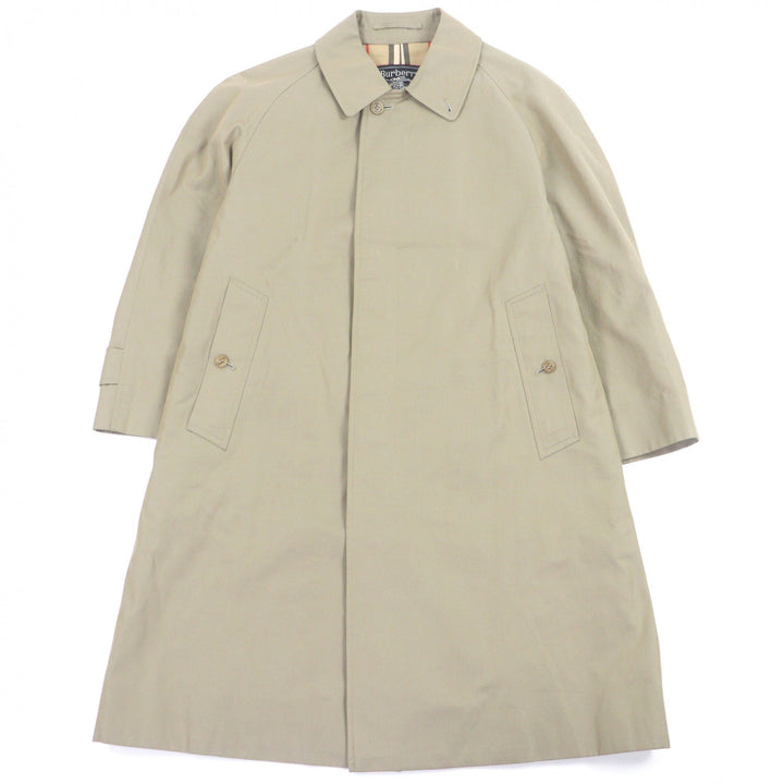 Great Burberrys coat Fly front with Nova check pattern on the back iridescent