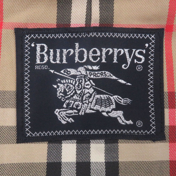 Great Burberrys coat Fly front with Nova check pattern on the back iridescent