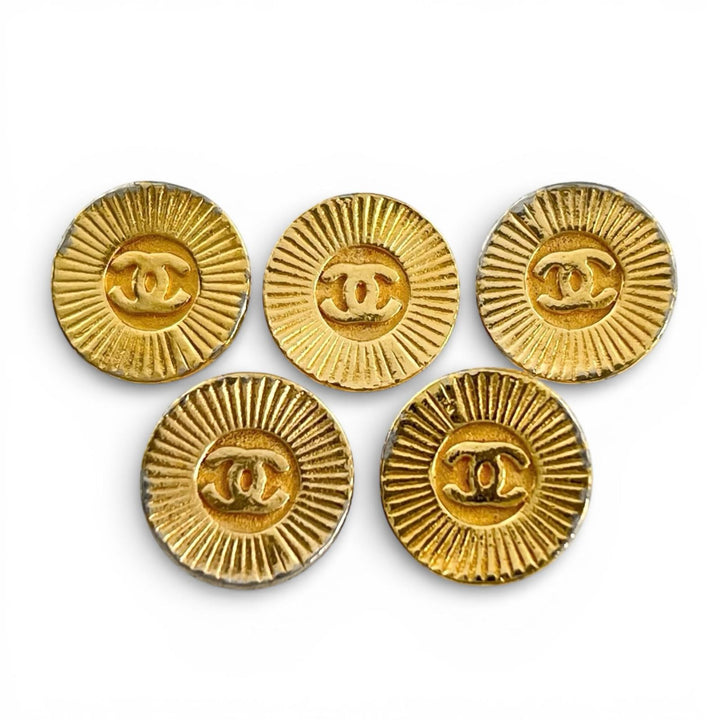 Very Good CHANEL button COCO Mark Gold Buttons with Back Logo Women