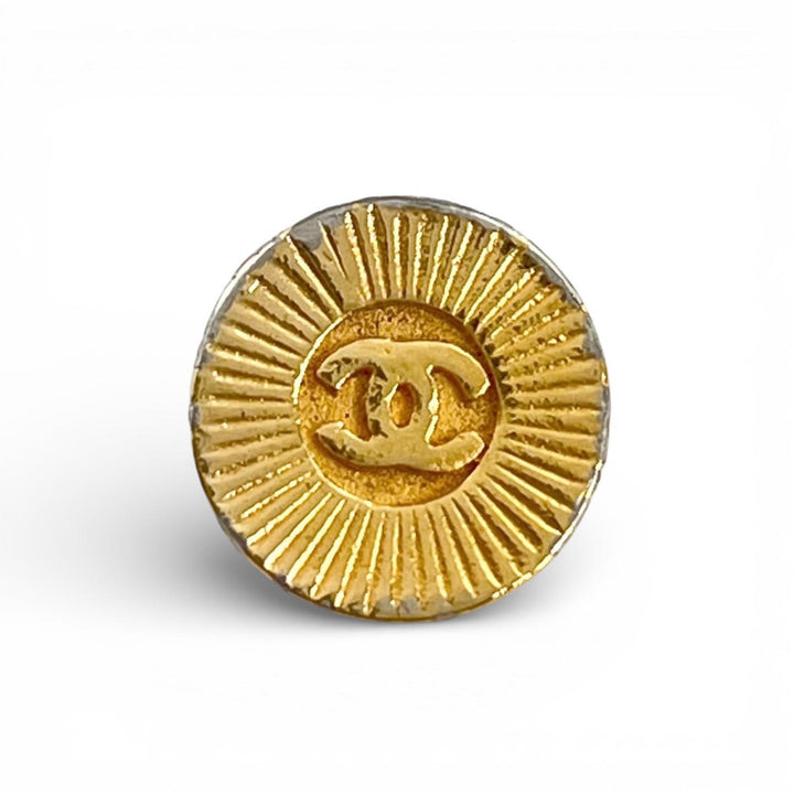 Very Good CHANEL button COCO Mark Gold Buttons with Back Logo Women