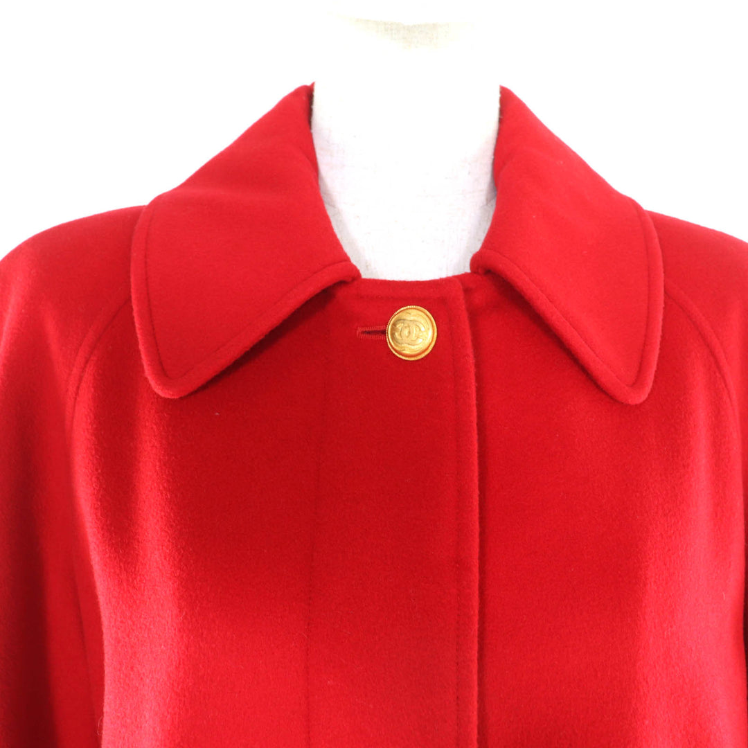 Excellent CHANEL coat Red cashmere Women 36 96A