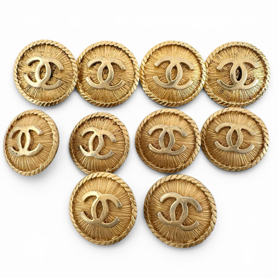 Very Good CHANEL button COCO Mark Gold Metal Buttons with Back Logo gold
