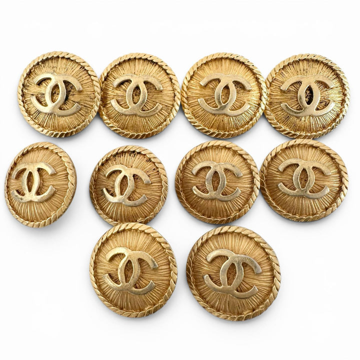 Very Good CHANEL button COCO Mark Gold Metal Buttons with Back Logo gold