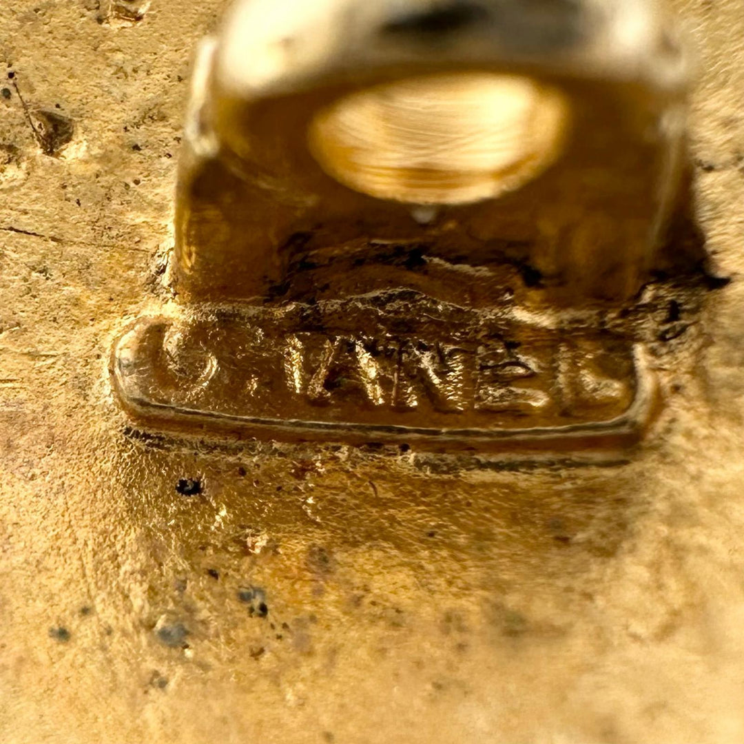 Very Good CHANEL button COCO Mark Gold Metal Buttons with Back Logo gold