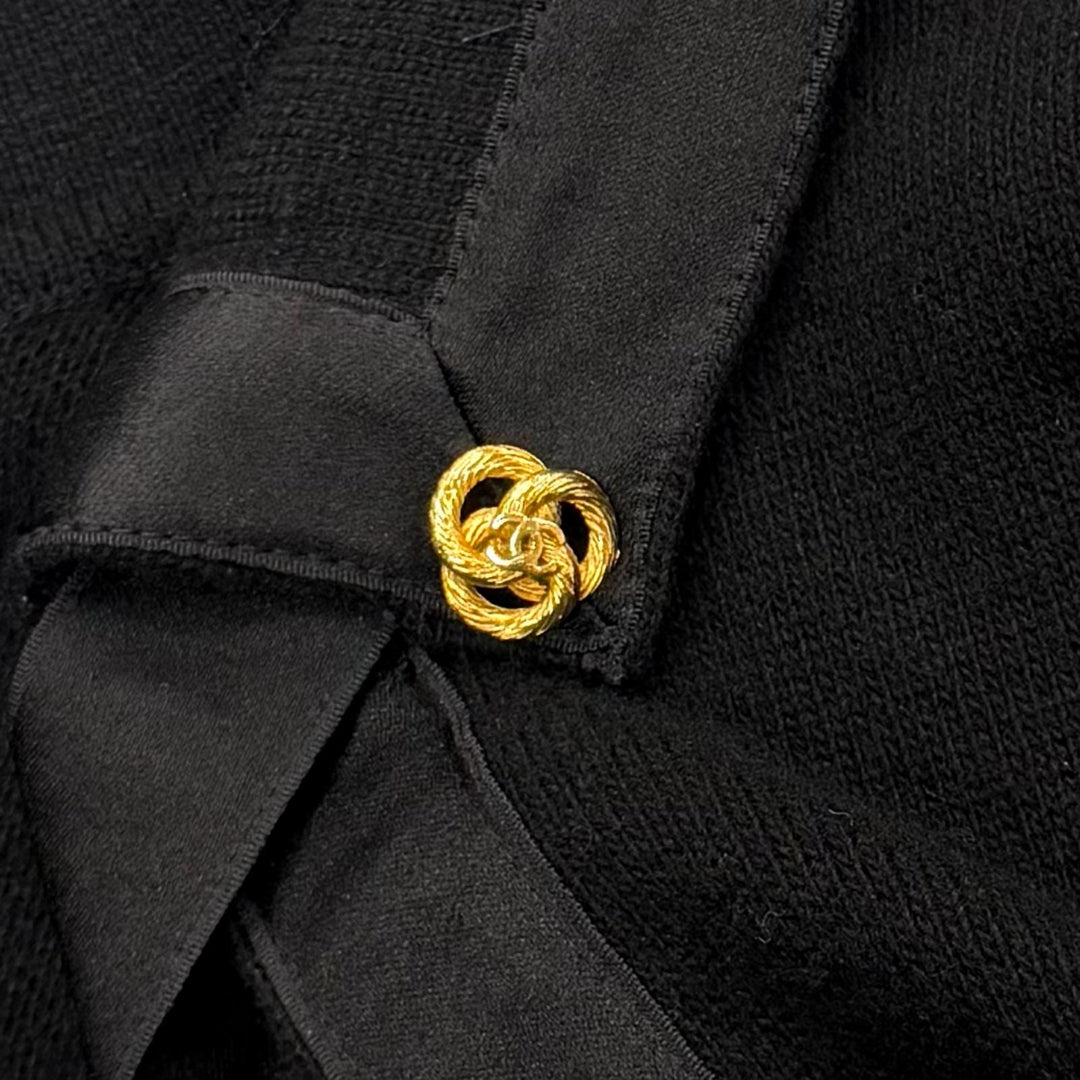 Great CHANEL cardigan COCO Mark embroidered knit with ribbon black cashmere