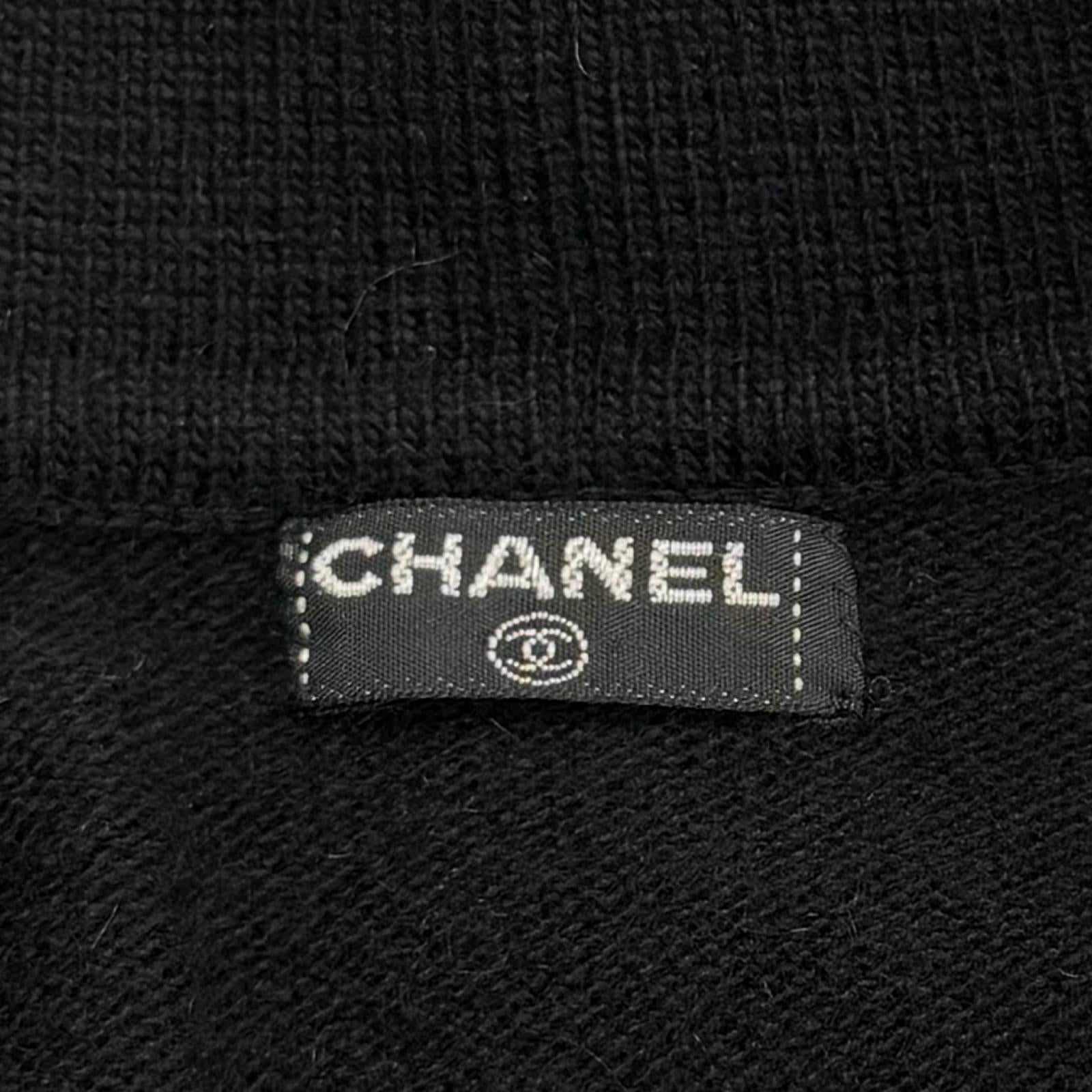 Great CHANEL cardigan COCO Mark embroidered knit with ribbon black