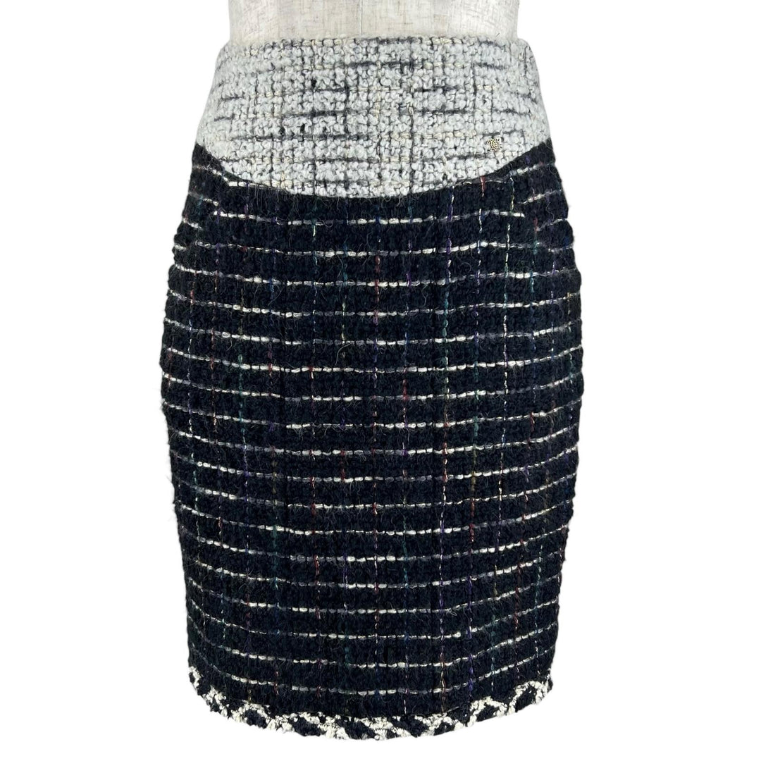 Great CHANEL Tweed skirt COCO Mark black silk Women 34 P36834
