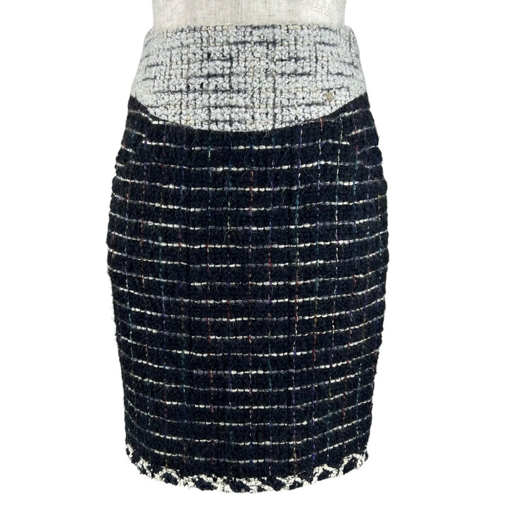 Great CHANEL Tweed skirt COCO Mark black silk Women 34 P36834