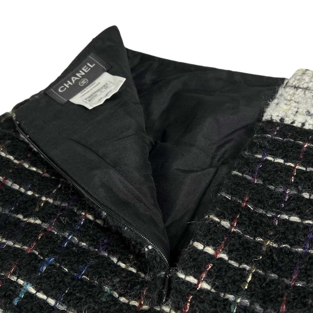 Great CHANEL Tweed skirt COCO Mark black silk Women 34 P36834