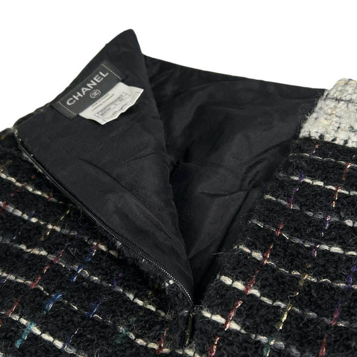 Great CHANEL Tweed skirt COCO Mark black silk Women 34 P36834
