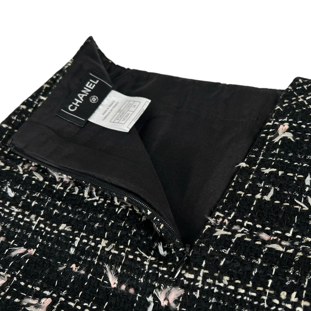 Excellent CHANEL Tweed skirt 05C black acrylic Women 34 P24940