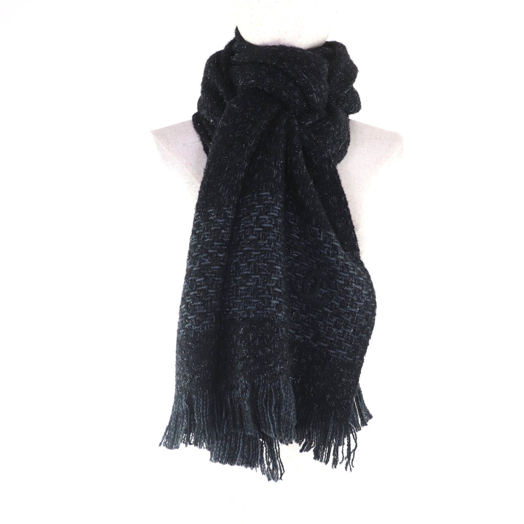Excellent CHANEL shawl black cashmere Women