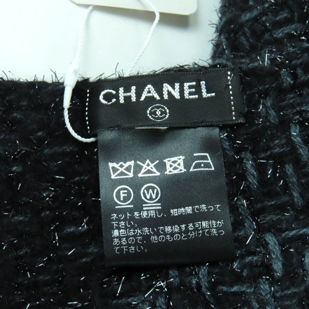 Excellent CHANEL shawl black cashmere Women