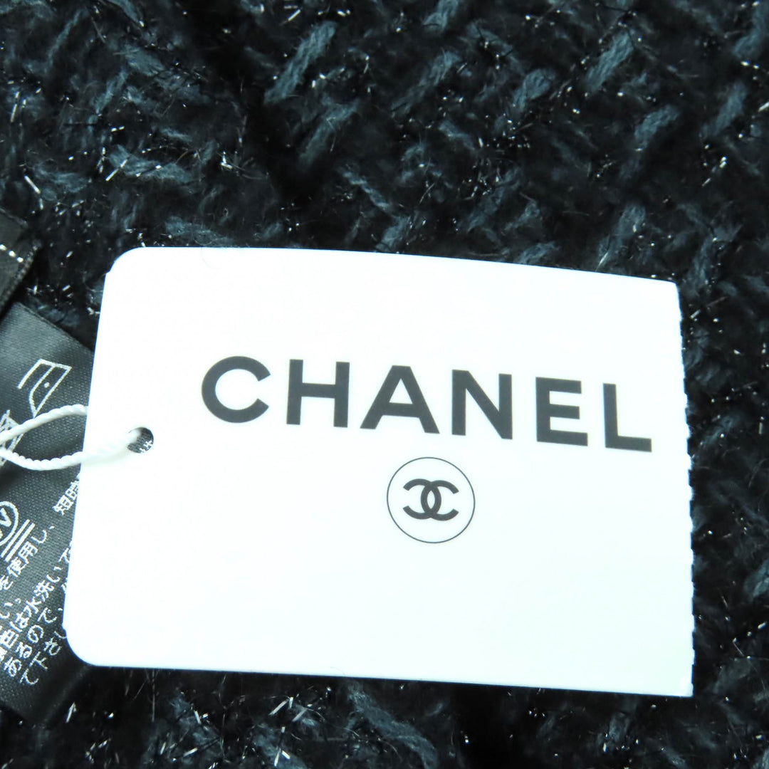 Excellent CHANEL shawl black cashmere Women