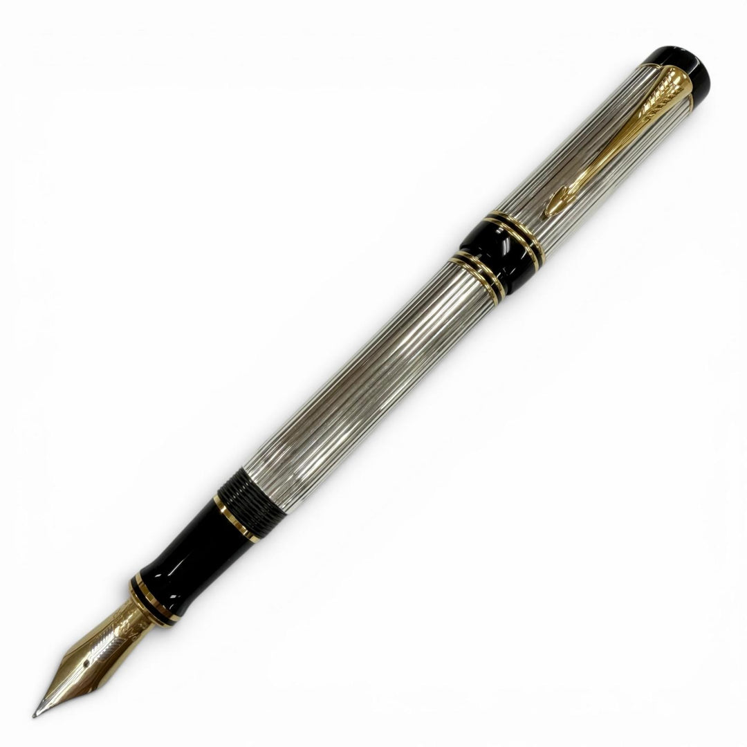 Great PARKER fountain pen Duofold Centennial Duofold Centennial Silver 18K mens