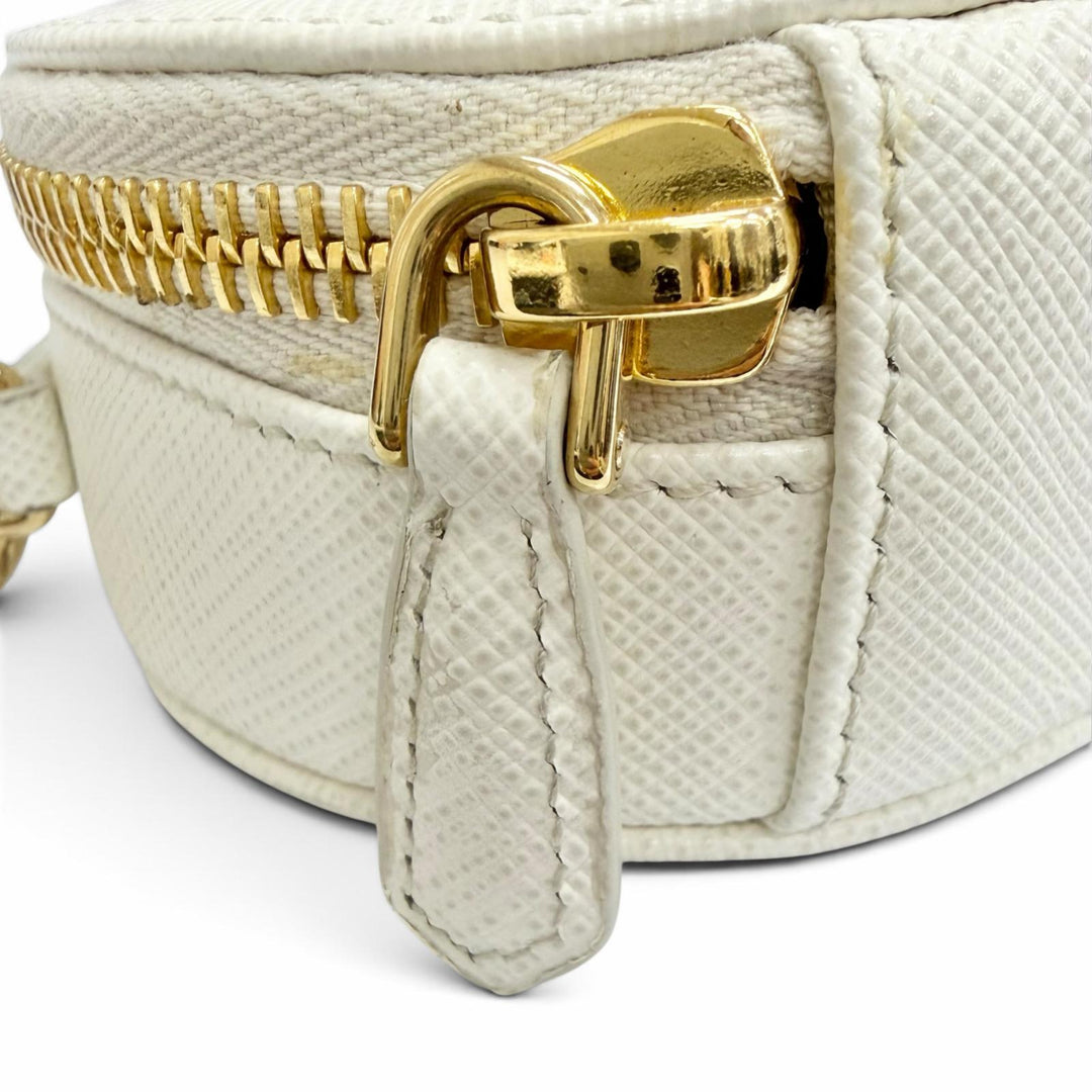 Great PRADA Pouch Triangle Logo Chain Shoulder Mini white Safiano leather 1NR023