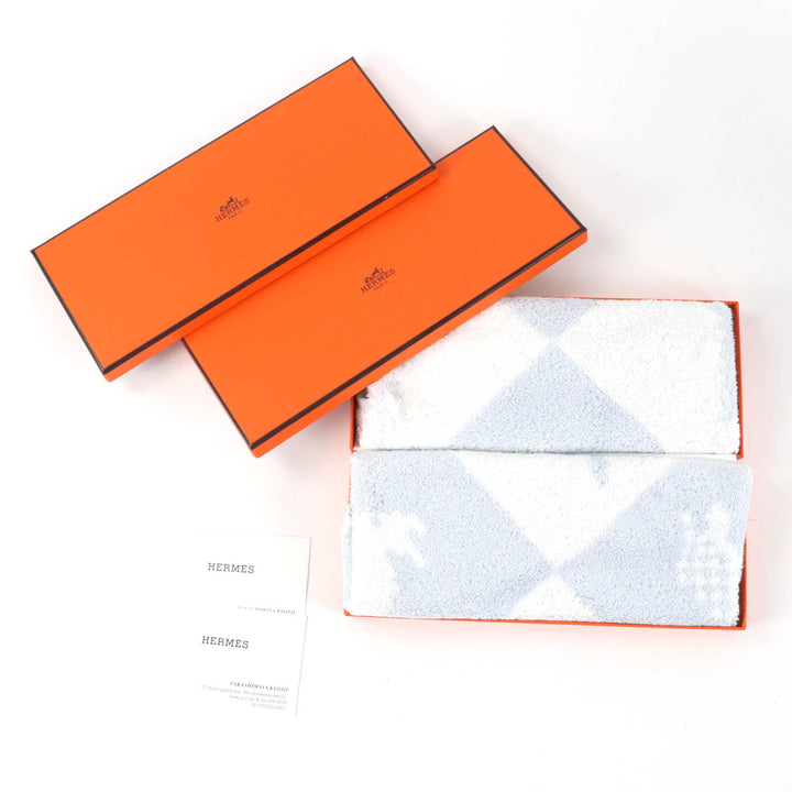 Pristine HERMES towel CARRE ANIMAUX PIXEL cotton Women