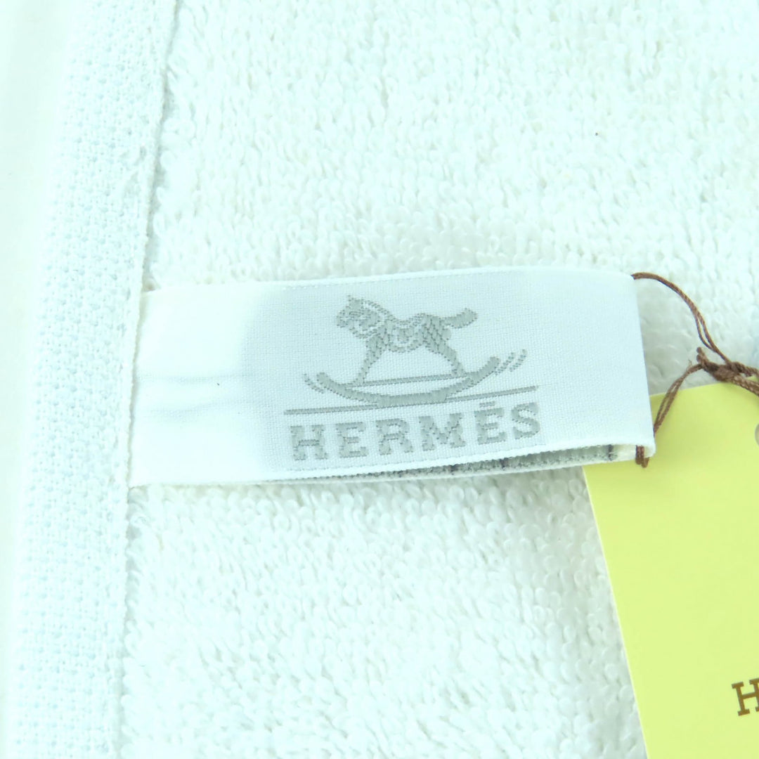 Pristine HERMES towel CARRE ANIMAUX PIXEL cotton Women