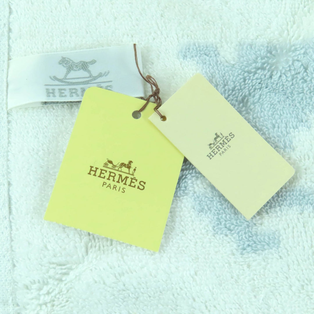 Pristine HERMES towel CARRE ANIMAUX PIXEL cotton Women