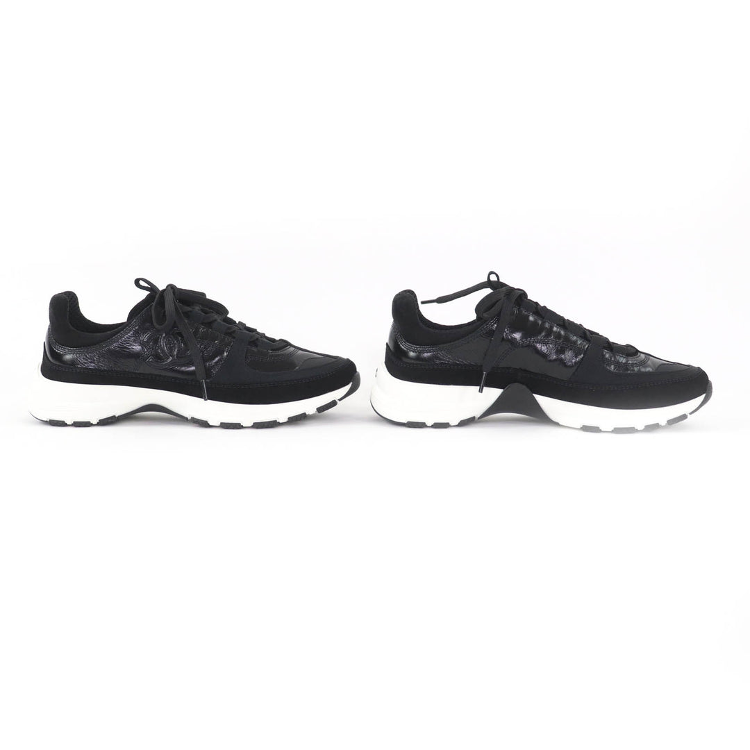 Pristine CHANEL Low cut sneakers COCO Mark black leather Women 37 G46609