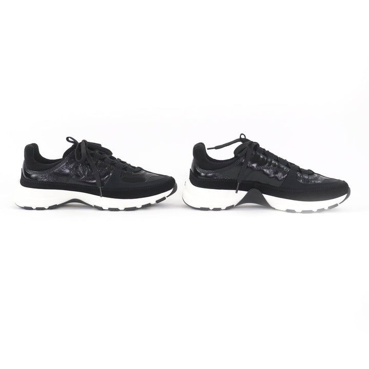 Pristine CHANEL Low cut sneakers COCO Mark black leather Women 37 G46609